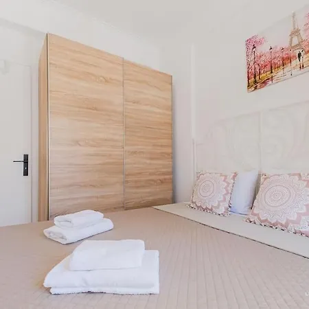Flowery 1-bdrm In Kallithea