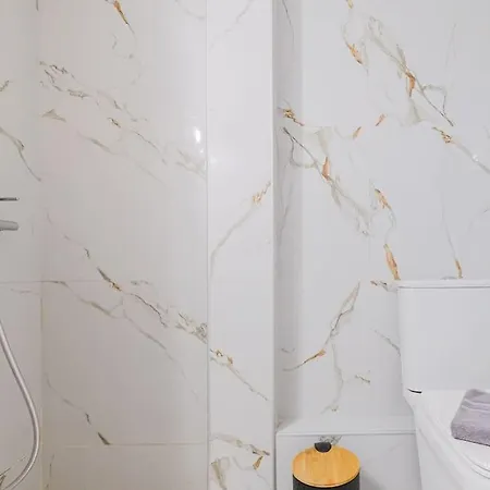Flowery 1-bdrm In Kallithea *