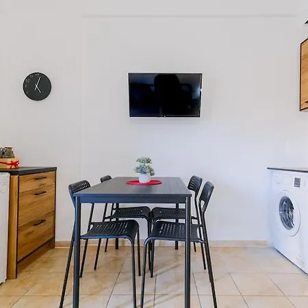 Flowery 1-bdrm In Kallithea
