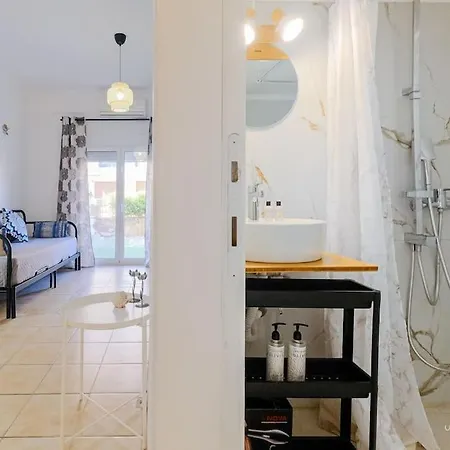 Flowery 1-bdrm In Kallithea Kallithea (Chalkidiki)